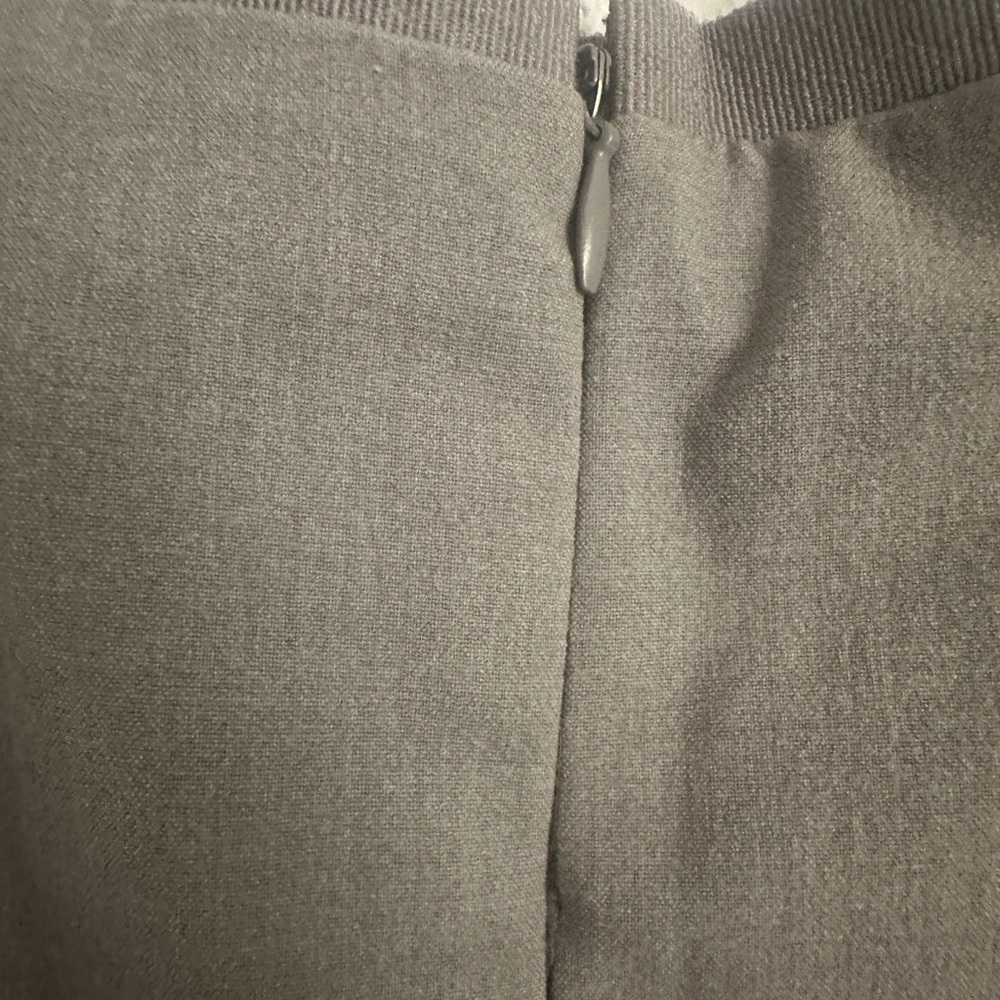 Tahari Grey Skirt Size 4 - Picture 5 of 8